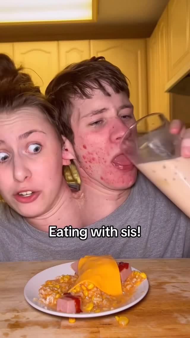 He drinks way too fast! 👁️👄👁️

#mukbangs #mukbang #visualasmr #advertisement