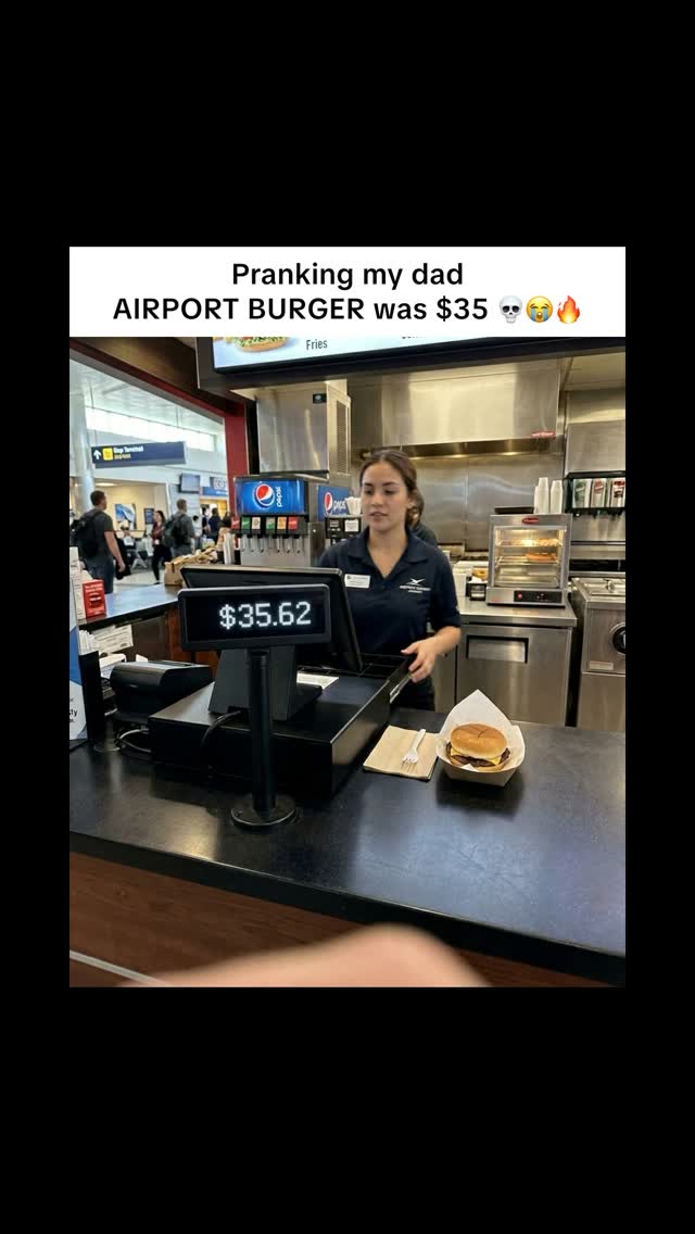 Expensive Airport Burger Prank on my dad 🤑 #prank #prankvideo #aitrend #airport #fastfood
