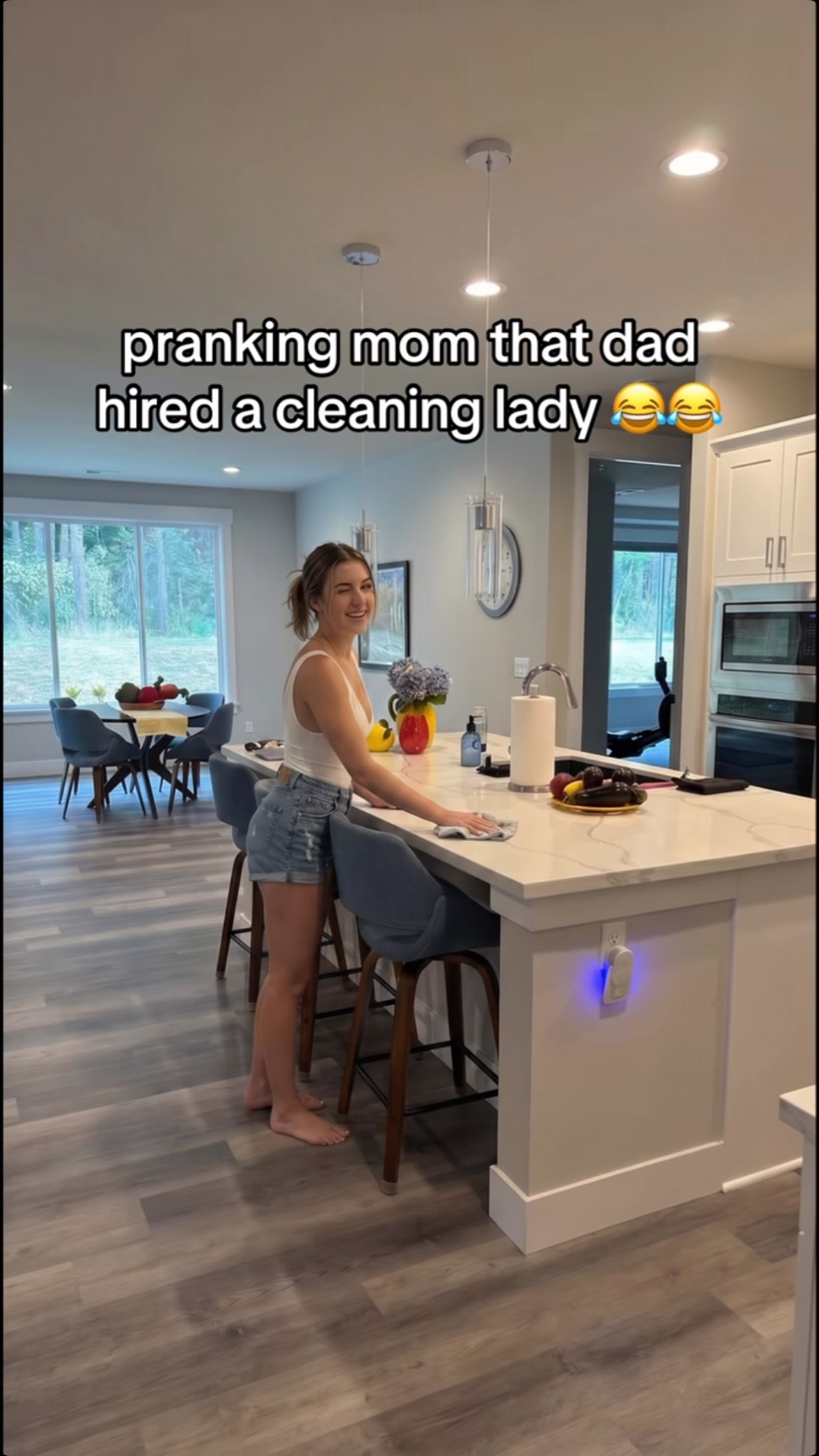 a 60 year old auntie?? 😭🙏 #viral #funnyvideos #mom #cleaninglady