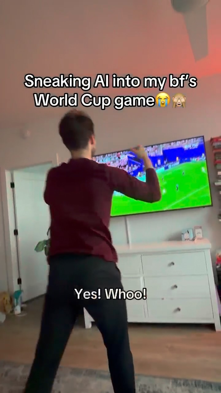 SEND THIS TO THE BIGGEST WORLD CUP FAN YOU KNOW! 👀😩🏳️‍🌈

#explore #cantinapartner #worldcup #pranks #funny