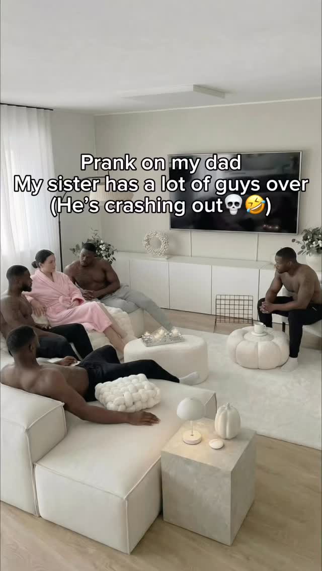 My sister is in a lot of trouble 💀🤣#prankvideo #prank
