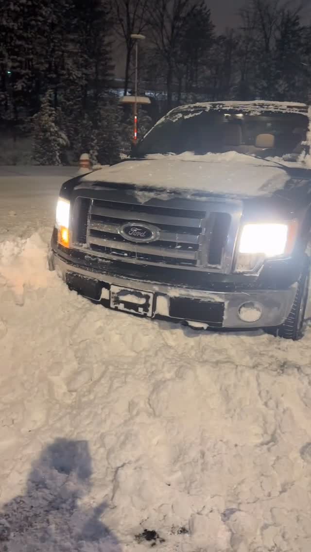 Stuck in a snowstorm😂
