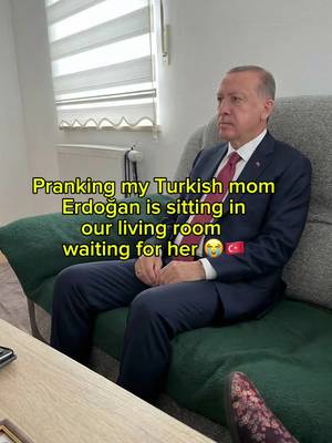 Erdogan is here prank on my mum 🇹🇷#erdogan  #receptayyiperdogan #mum #pranksvideos 