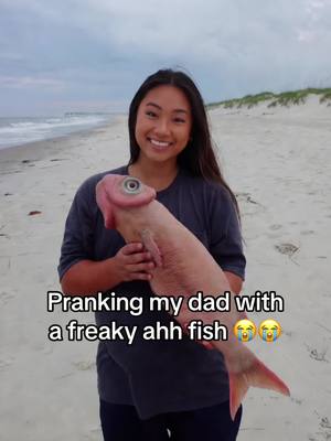 What’s wrong with this fish? 🧐 #prank #funnyvideo #brainrot #famous #viralvideo