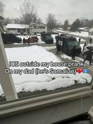 Somali dad leaves me🇸🇴💀#fyp #prank #foryoupage 